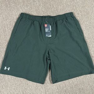 NWT Mens Under Armour XXL dark green fitted workout shorts